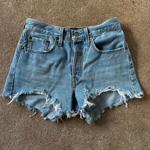 Levis 501 shorts size 26!!